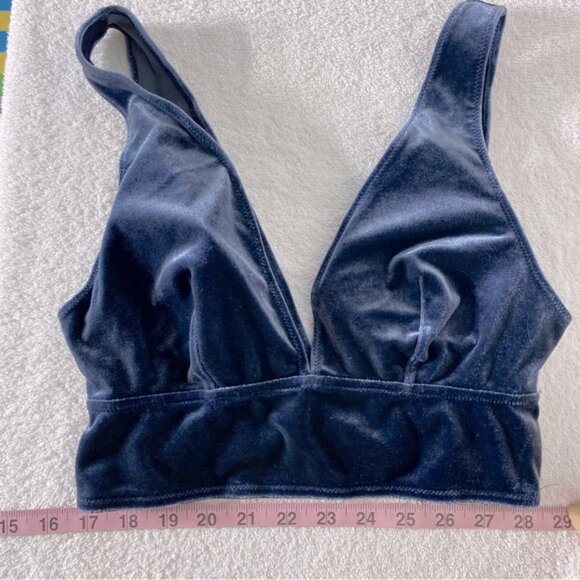 5/$25 Blue Velvet Deep V Crop Top Bralette M - Picture 5 of 12
